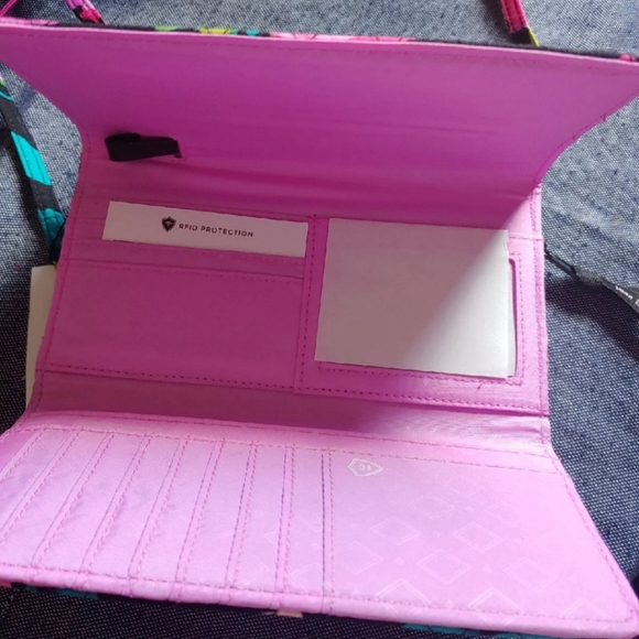 Vera Bradley wallet crossbody/wristlet - Picture 5 of 12